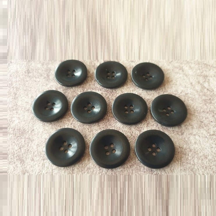 Buffalo Horn Finished Buttons 104